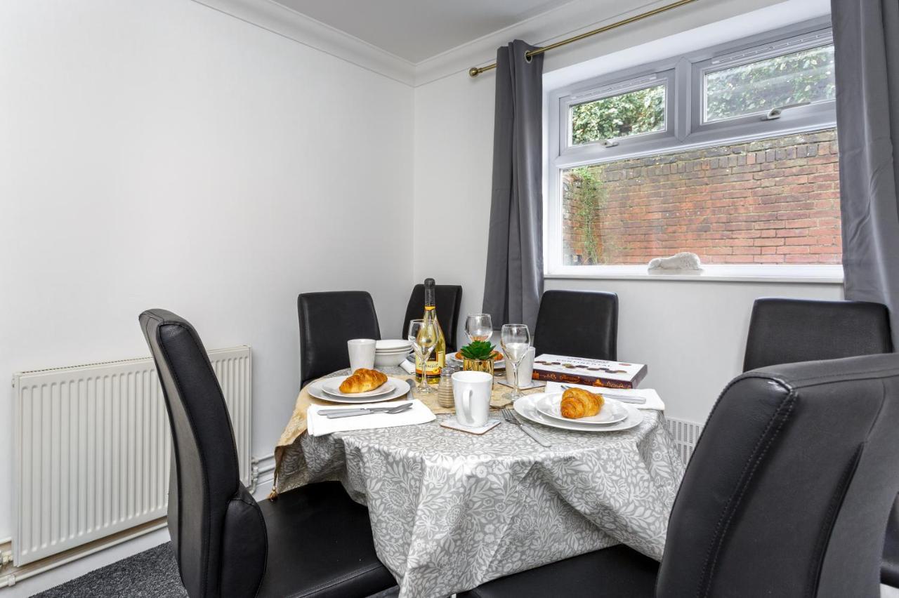 Luxury Granada Apartments - 1 & 2 Bed Flats W Free Parking Perfect For Contractors, Students Near The Beach Portsmouth Pokój zdjęcie